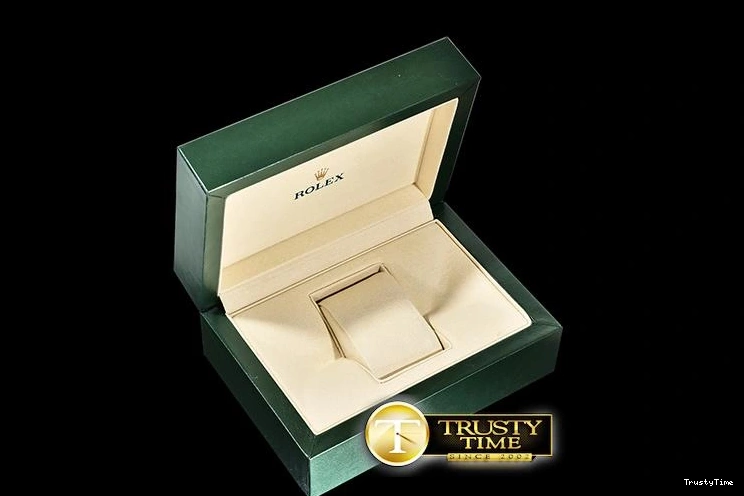 1119 Seasonal ROLBOX007 – Rolex Basel 853